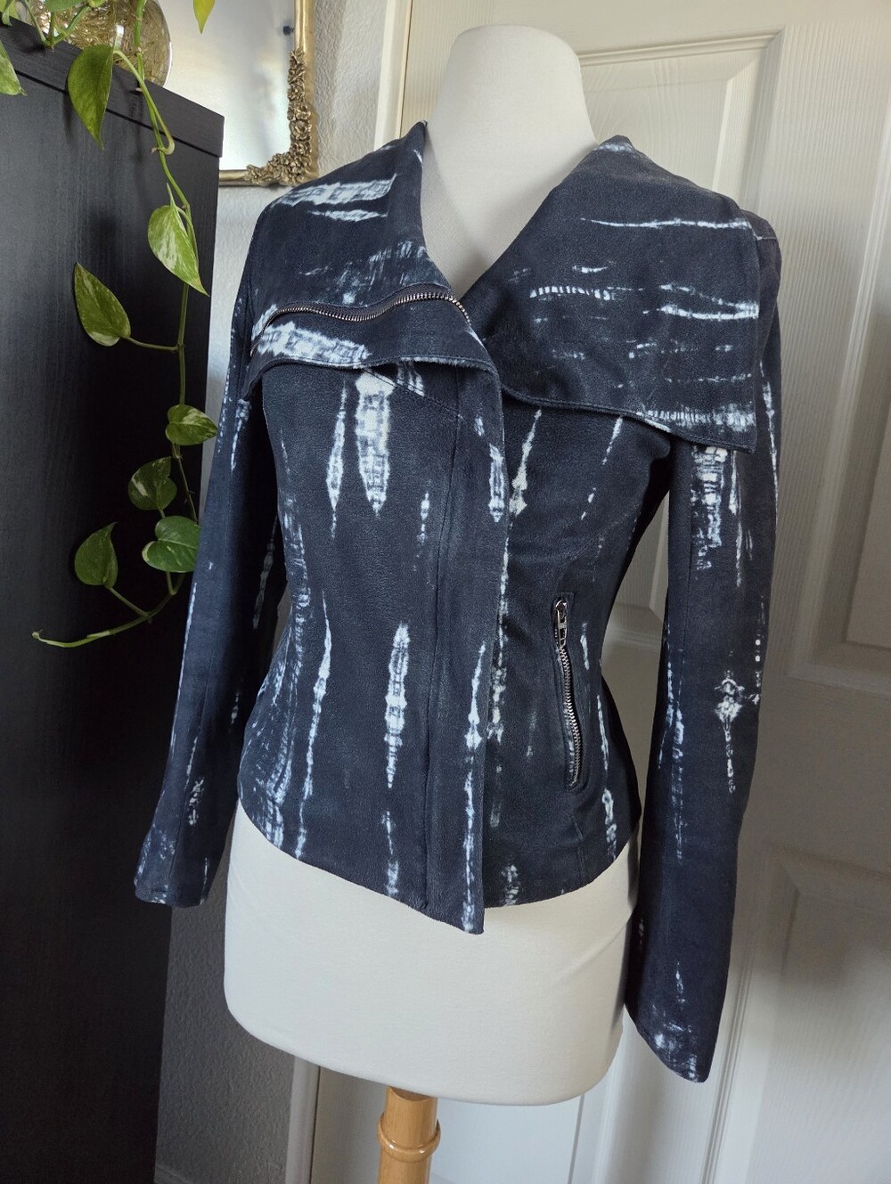 Asymmetrical moto jacket soft faux suede tie dye blue white full zipper Small